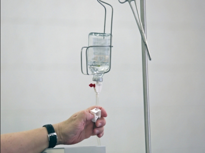 Мужчина впал в кому из-за инфекции в сердце после замены пломбы